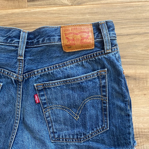 Levi’s 501 Dark wash Cut off Button Fly denim Jean Shorts - Picture 5 of 8